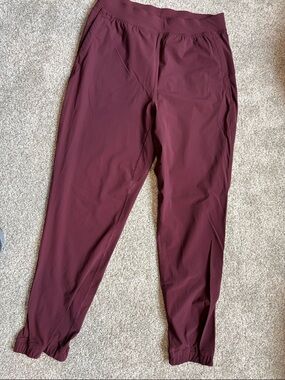Lululemon Women’s Maroon Performance Jogger Pants